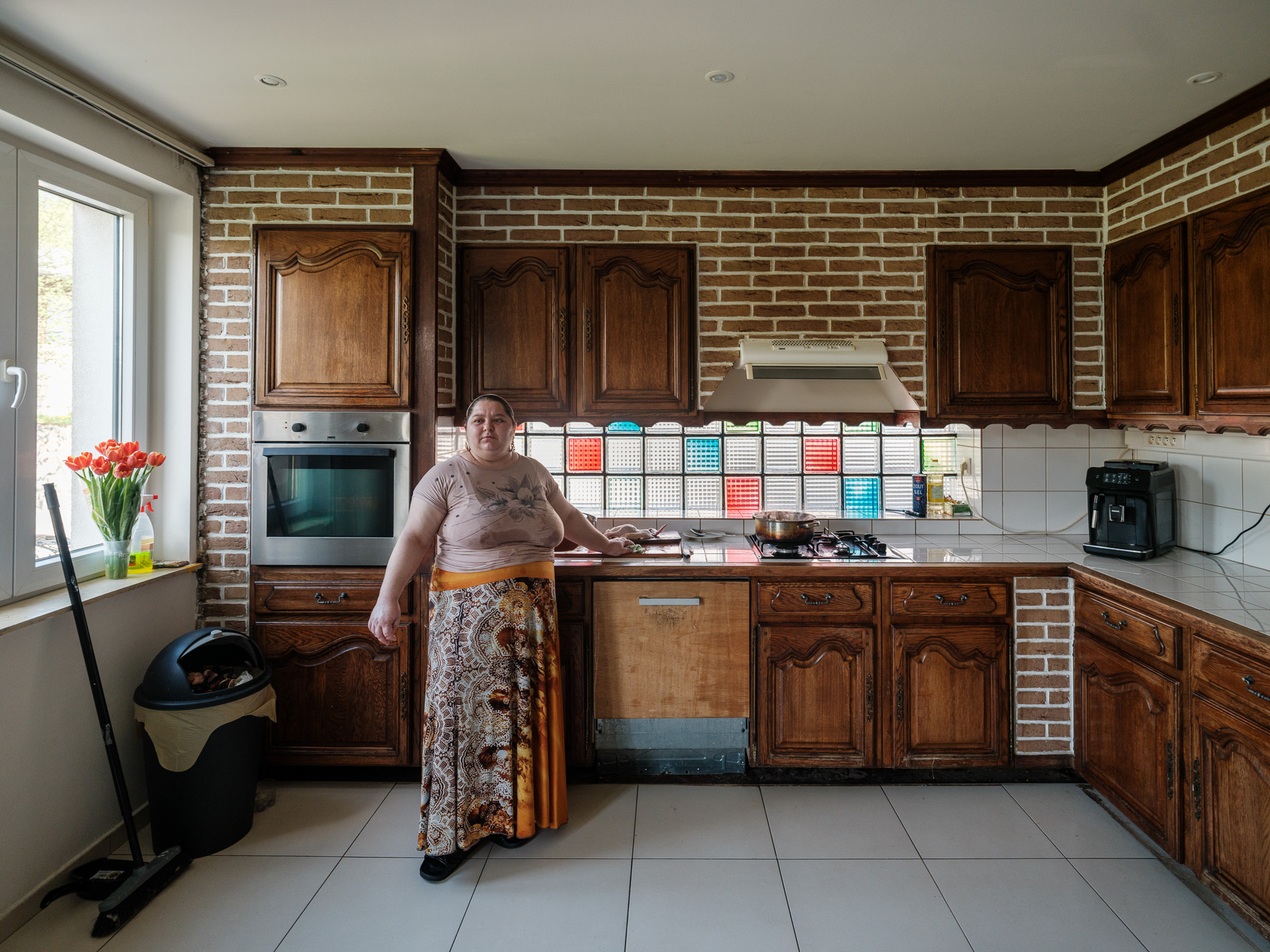 Marina în bucătăria casei sale din La Louvière, Belgia, aprilie 2024 Marina în bucătăria casei sale din La Louvière, Belgia, aprilie 2024