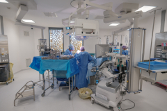 Olivia Sgarbură în blocul operator, Institutul Regional de Cancer din Montpellier, Franța