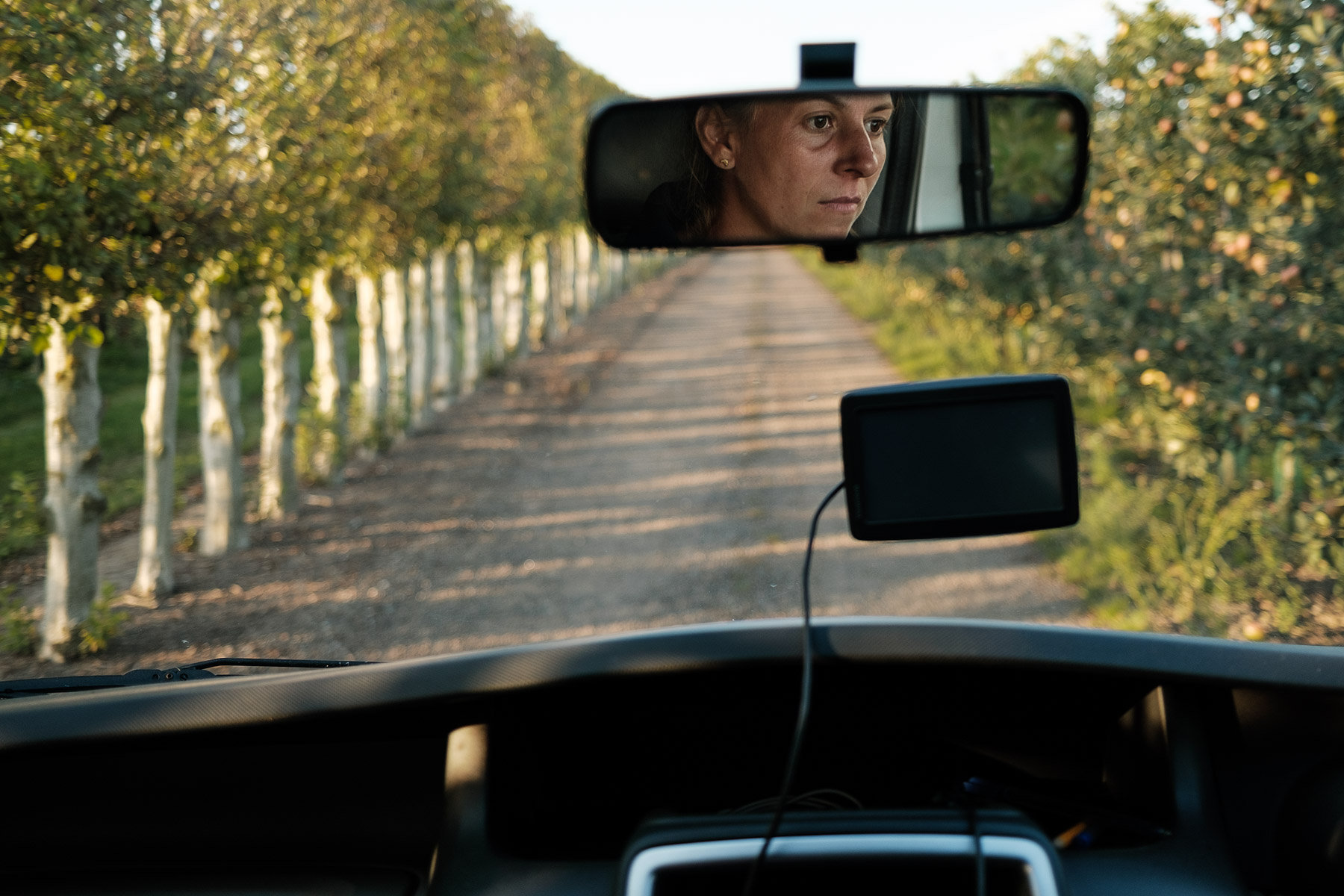 Alexandra Scarlat conduce microbuzul. Cobham, Kent, septembrie 2021