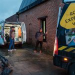 Muncitorii români pleacă dimineața pe șantier. Bellegem, Belgia, 2024