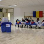Comisia secției de votare 379 din Forlì, Italia