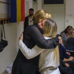 Membrii comisiei din secția de votare 379 din Forlì, Italia