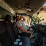 Geo merge să cumpere mobilă, Corcova, România, august 2025